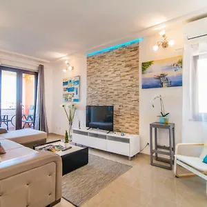 Charming House On The Beach And Deluxe Apartmán